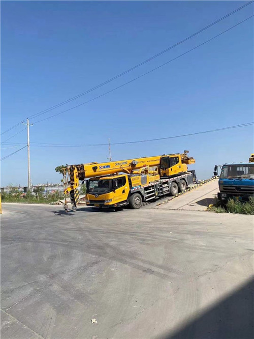 江夏区吊车作业时，可能会产生哪些额外收费项目？